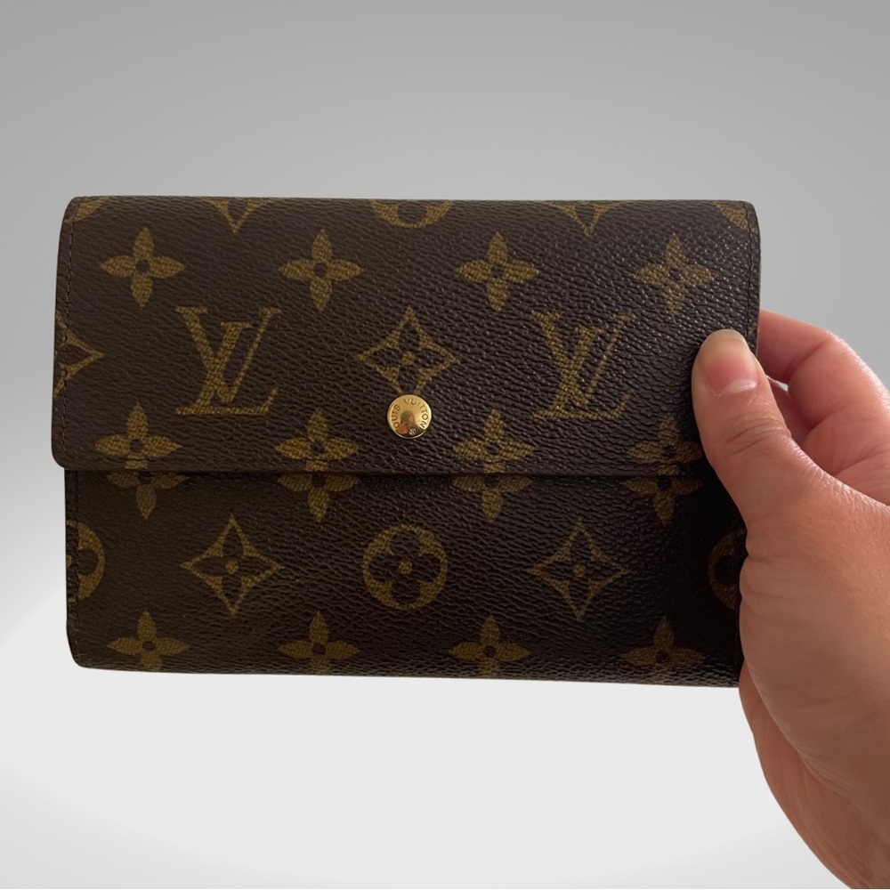 Authenic Louis Vuitton Monogram Alexandria Wallet